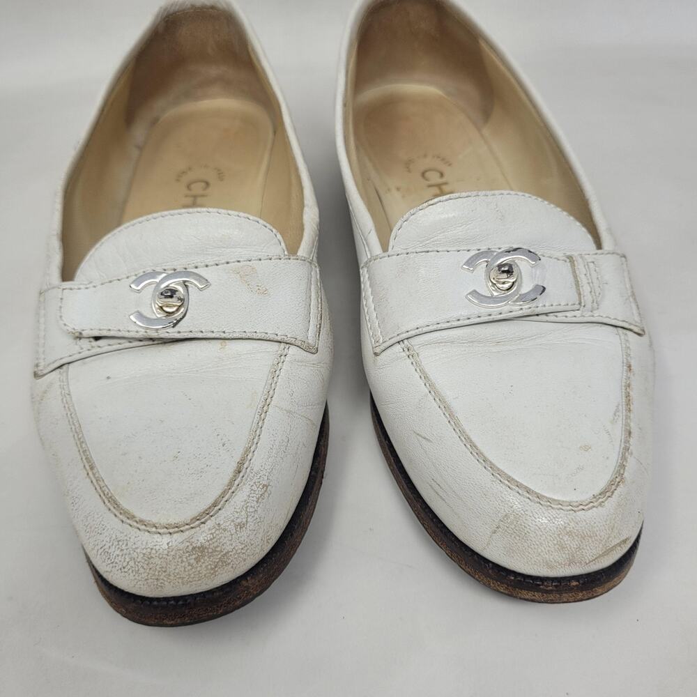 VTG Chanel Shoes 5 Cream Leather Loafers Flats CC Turnlock Old Money Luxury 90s - Picture 8 of 13